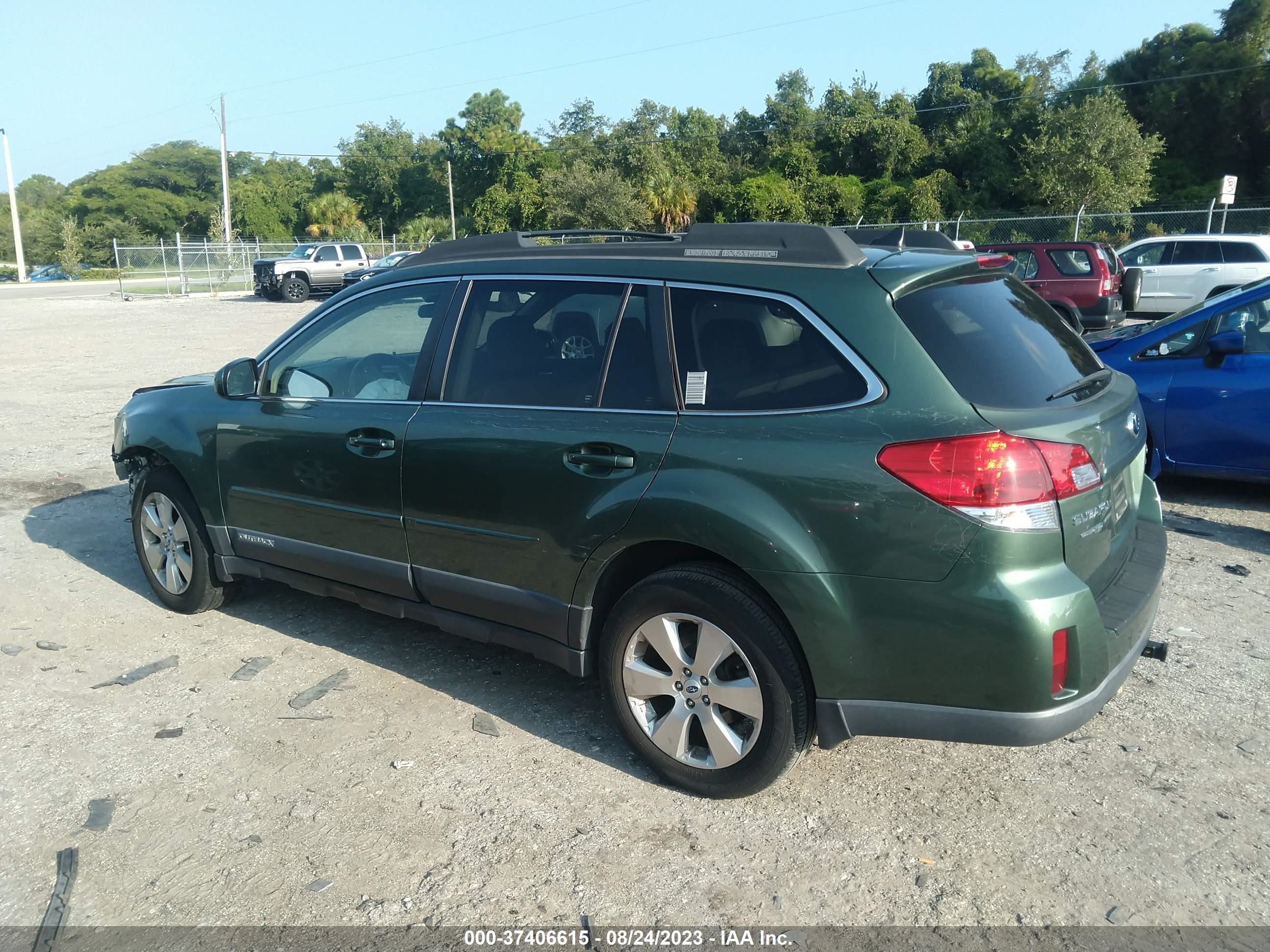 Photo 2 VIN: 4S4BREJCXC2274962 - SUBARU OUTBACK 