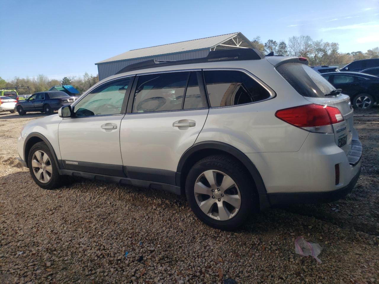 Photo 1 VIN: 4S4BREKC7B2317828 - SUBARU OUTBACK 