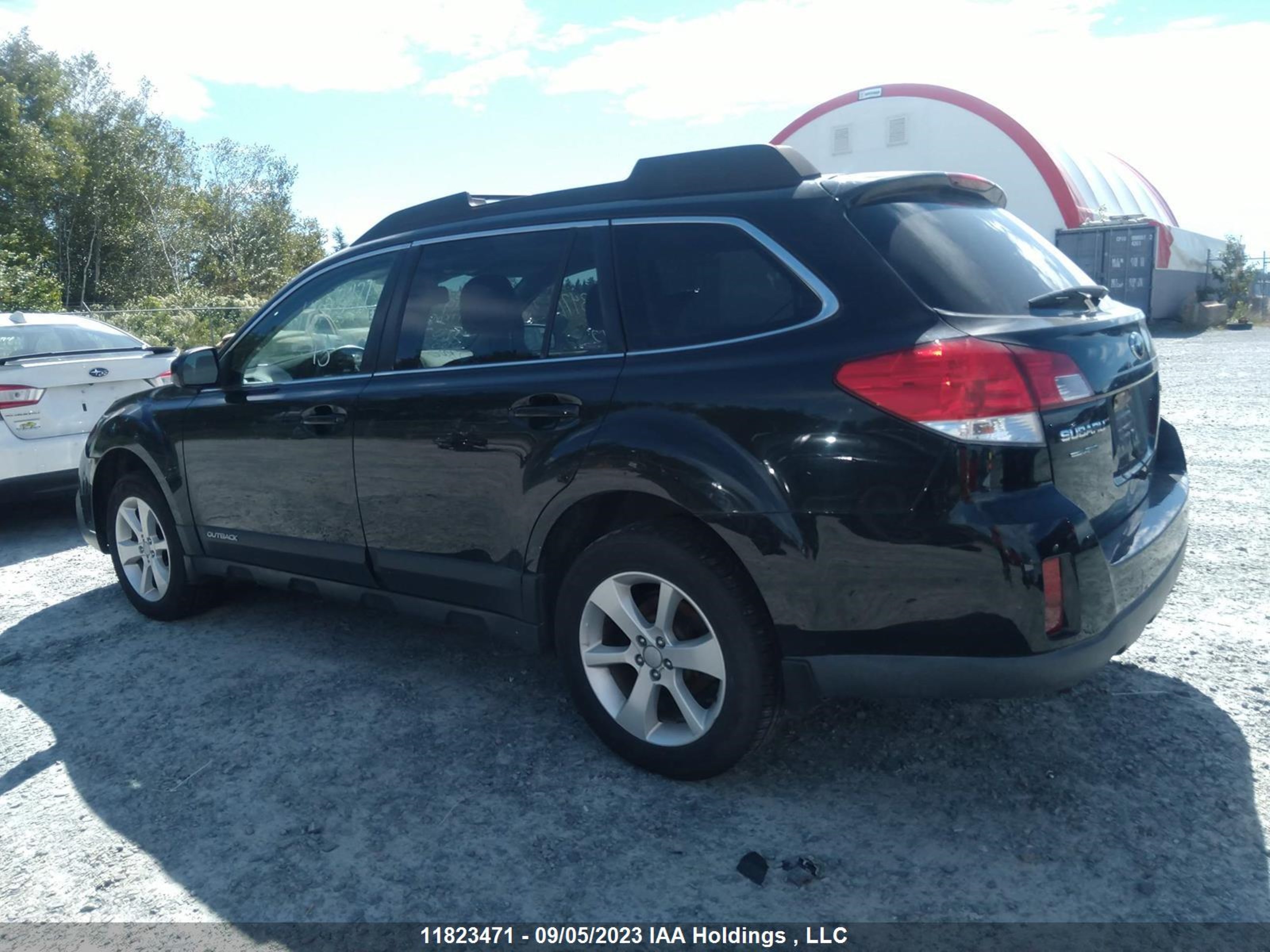 Photo 2 VIN: 4S4BRGBC0D3234699 - SUBARU OUTBACK 