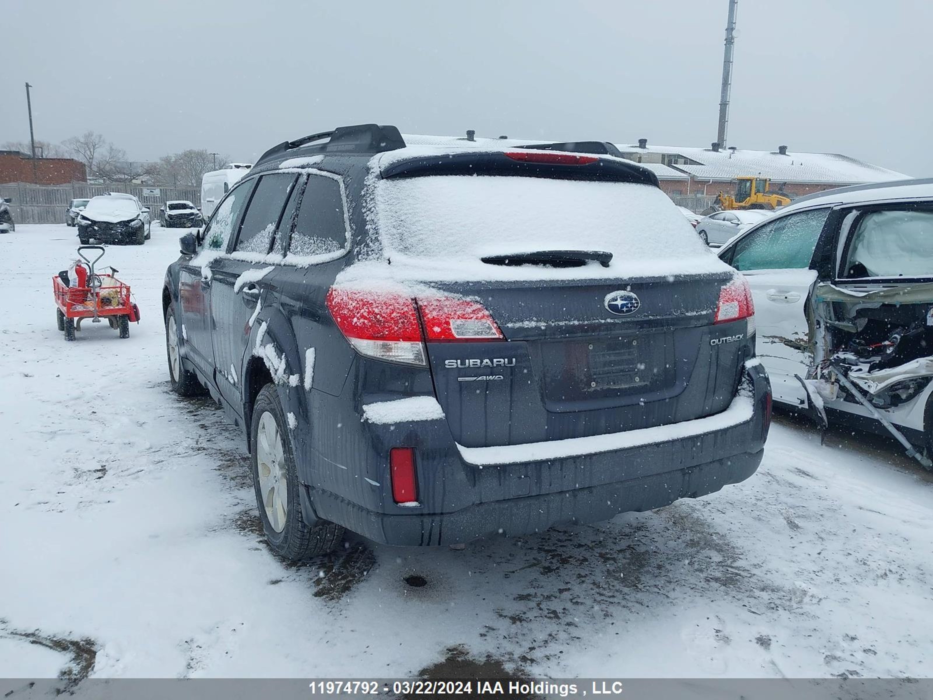 Photo 2 VIN: 4S4BRGBC3B3367227 - SUBARU OUTBACK 