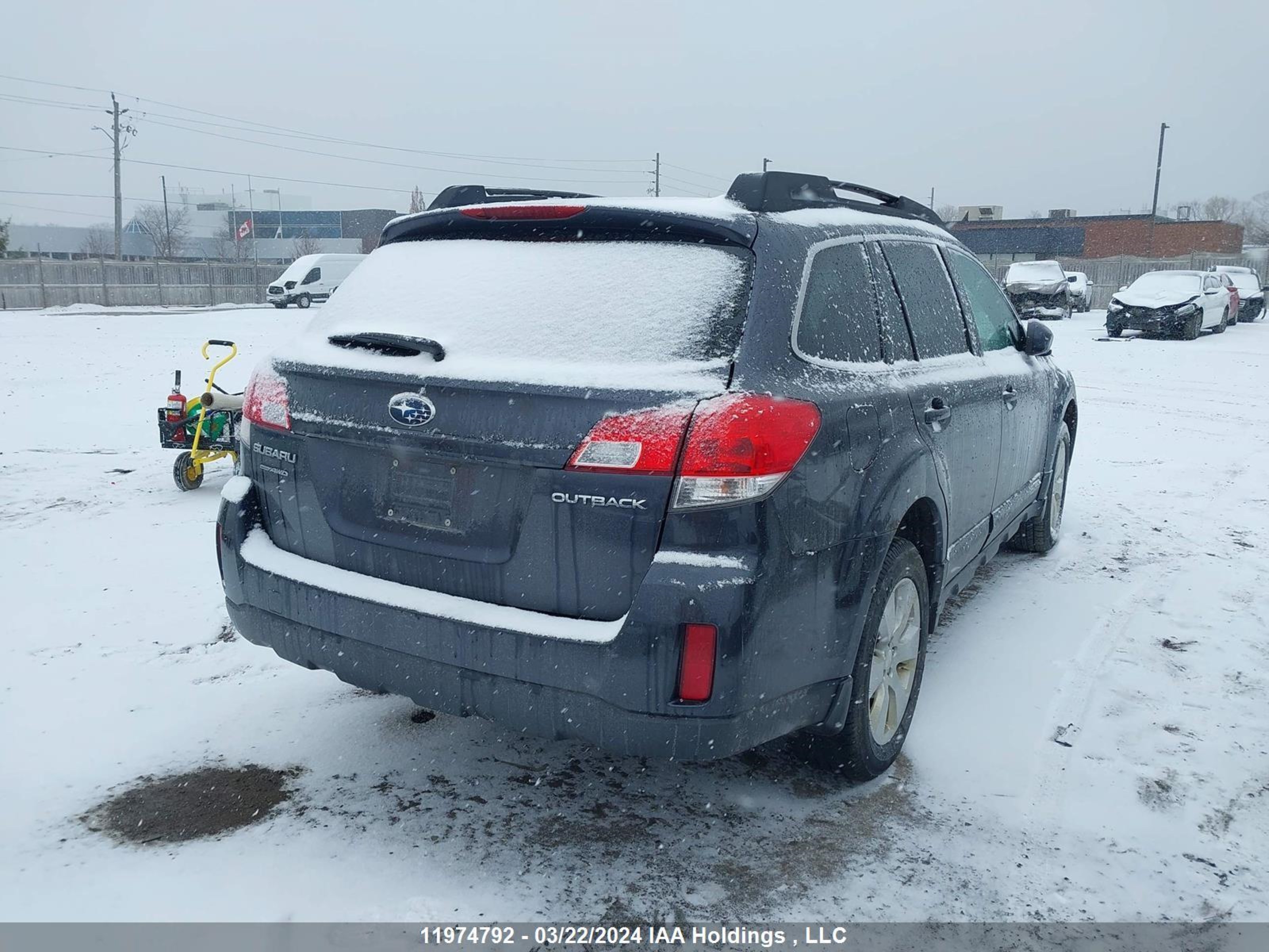 Photo 3 VIN: 4S4BRGBC3B3367227 - SUBARU OUTBACK 