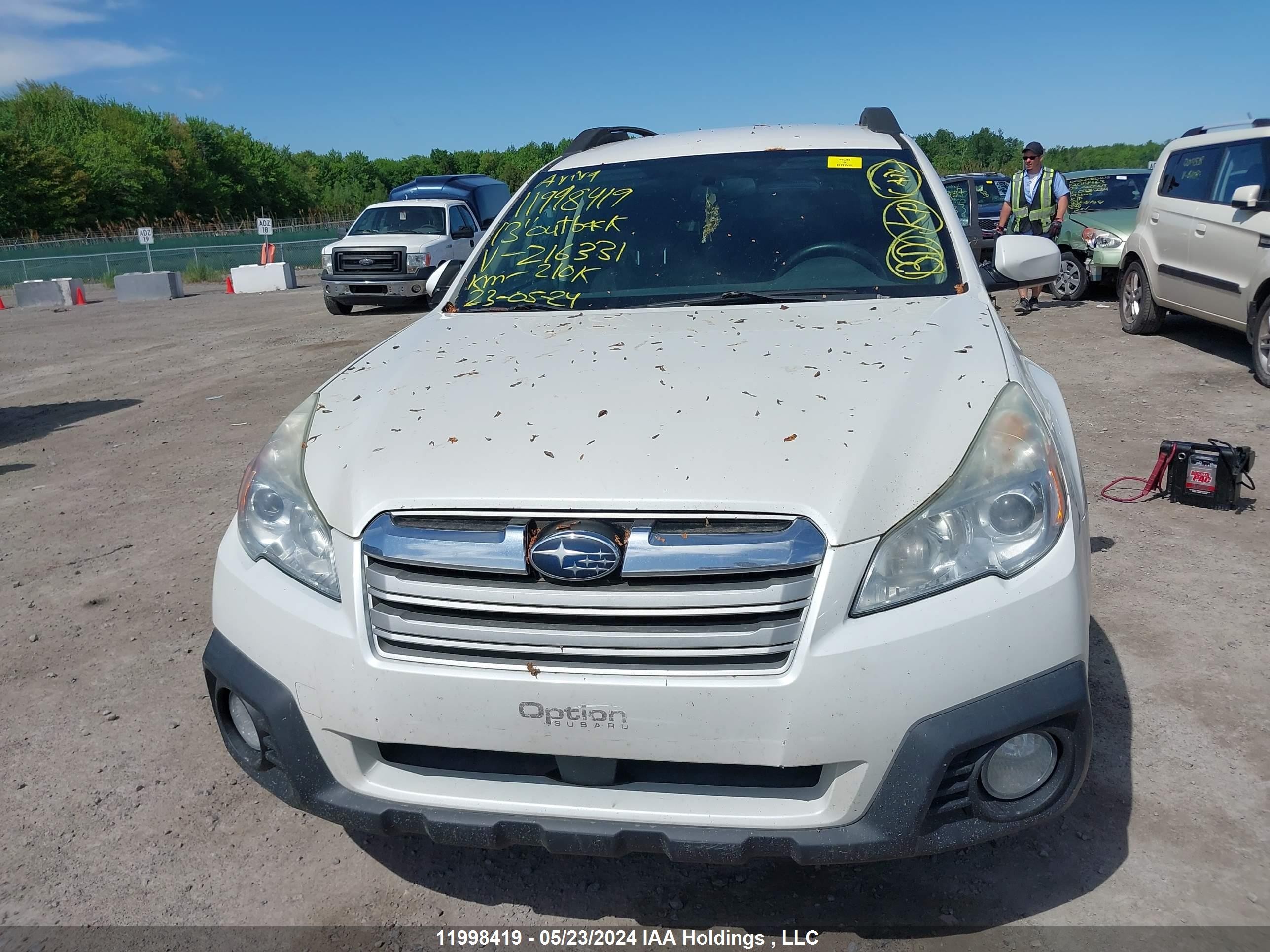 Photo 11 VIN: 4S4BRGBC7D3216331 - SUBARU OUTBACK 