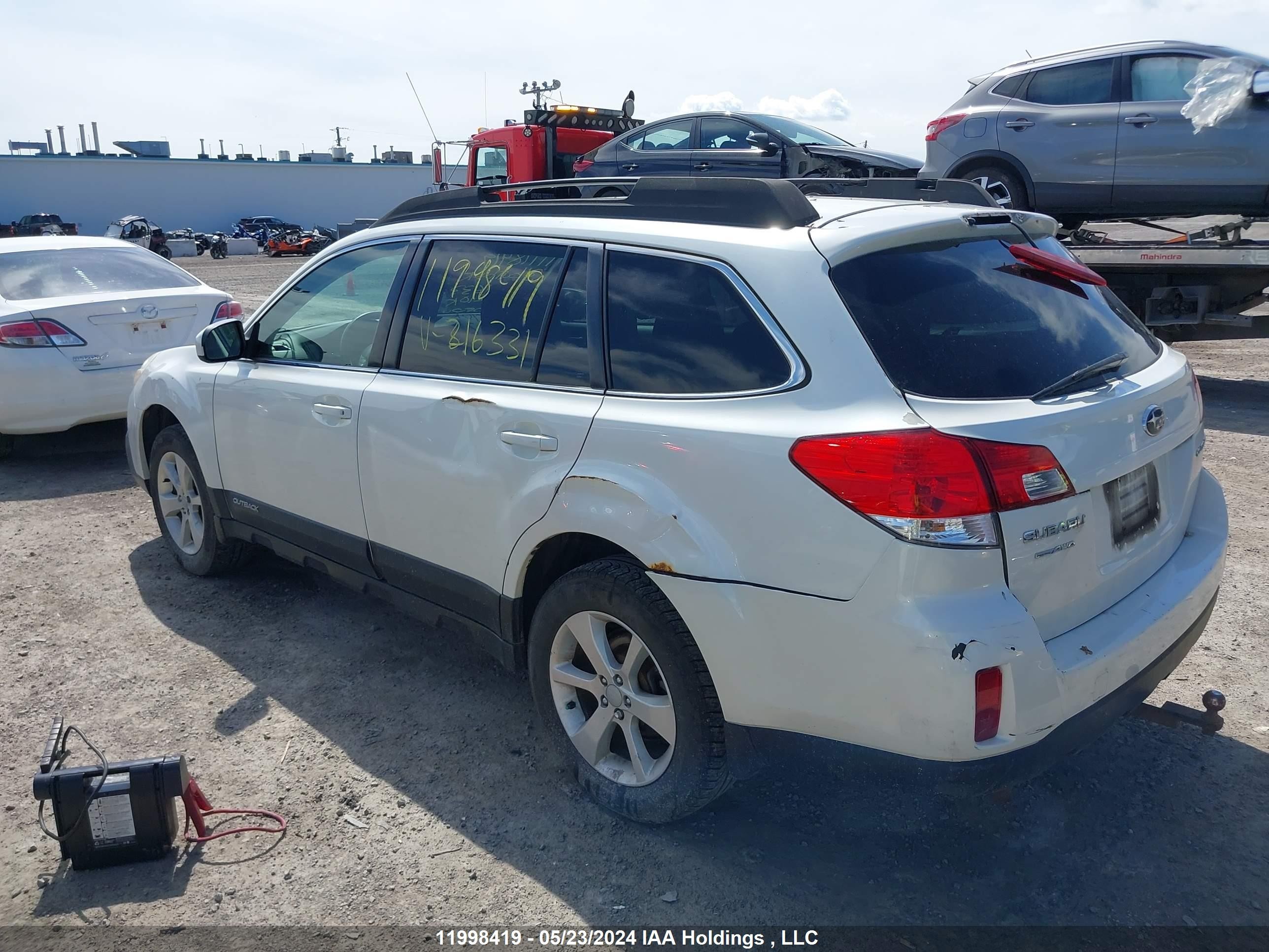 Photo 2 VIN: 4S4BRGBC7D3216331 - SUBARU OUTBACK 