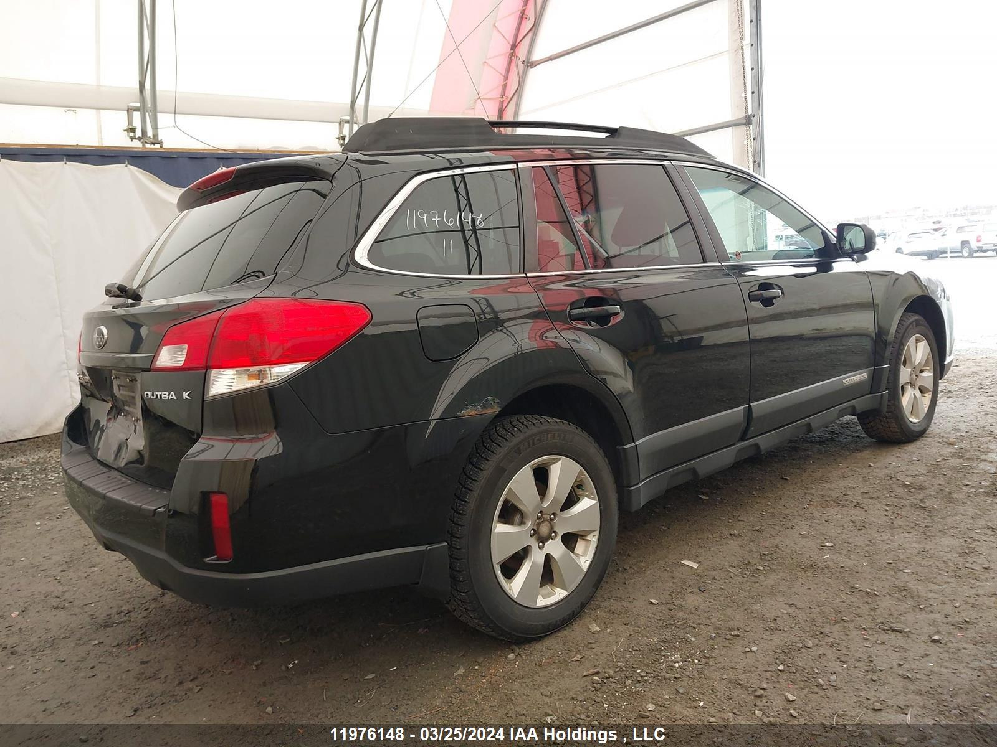 Photo 3 VIN: 4S4BRGGC4B3374969 - SUBARU OUTBACK 