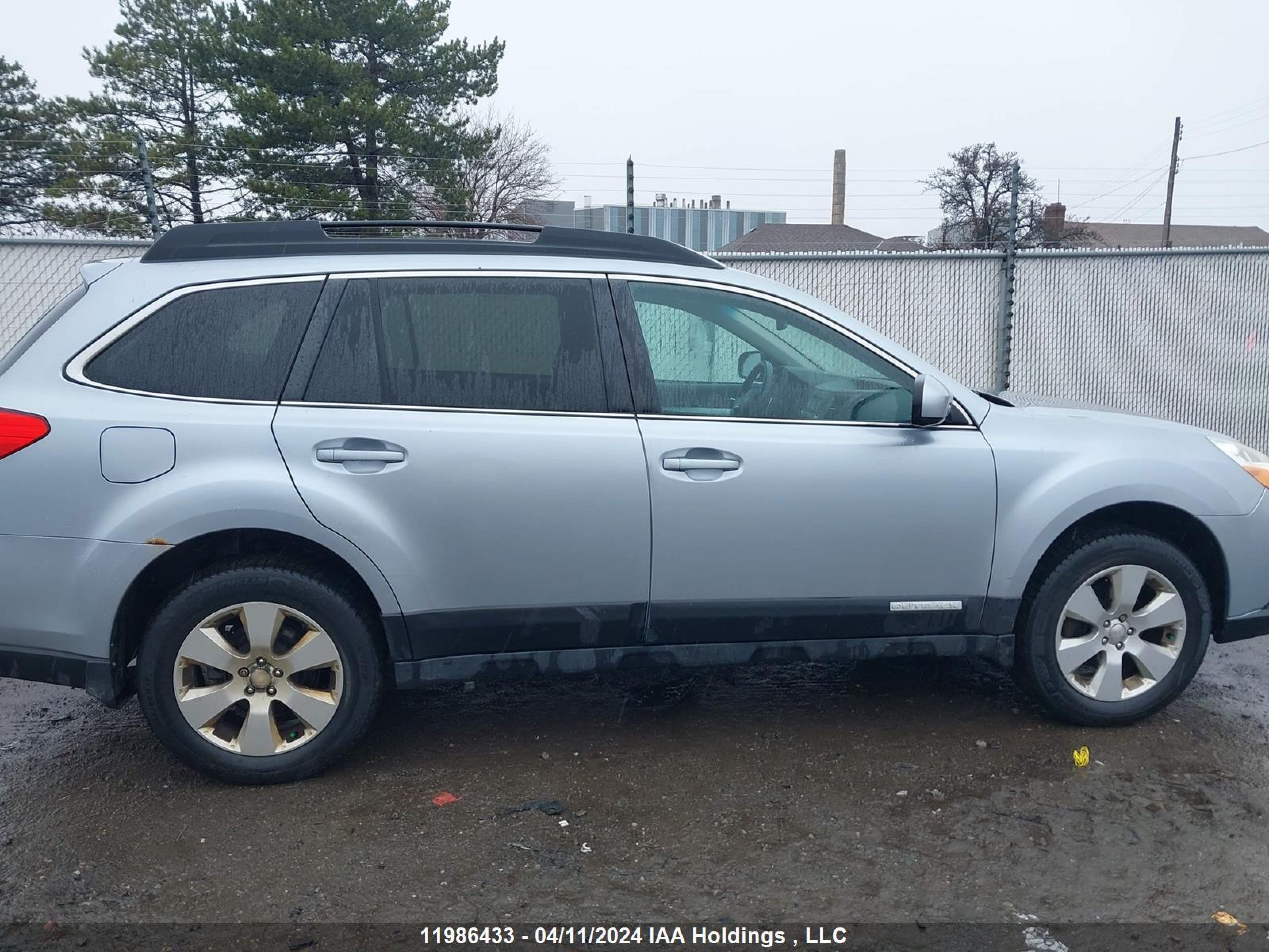 Photo 12 VIN: 4S4BRGGC7C3201349 - SUBARU OUTBACK 