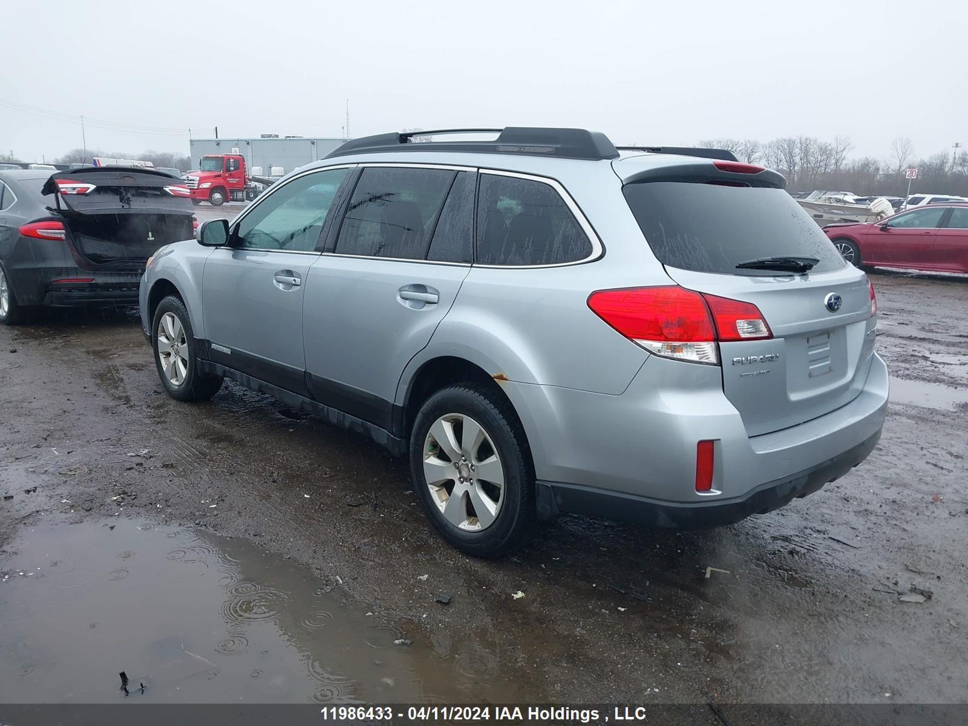 Photo 2 VIN: 4S4BRGGC7C3201349 - SUBARU OUTBACK 