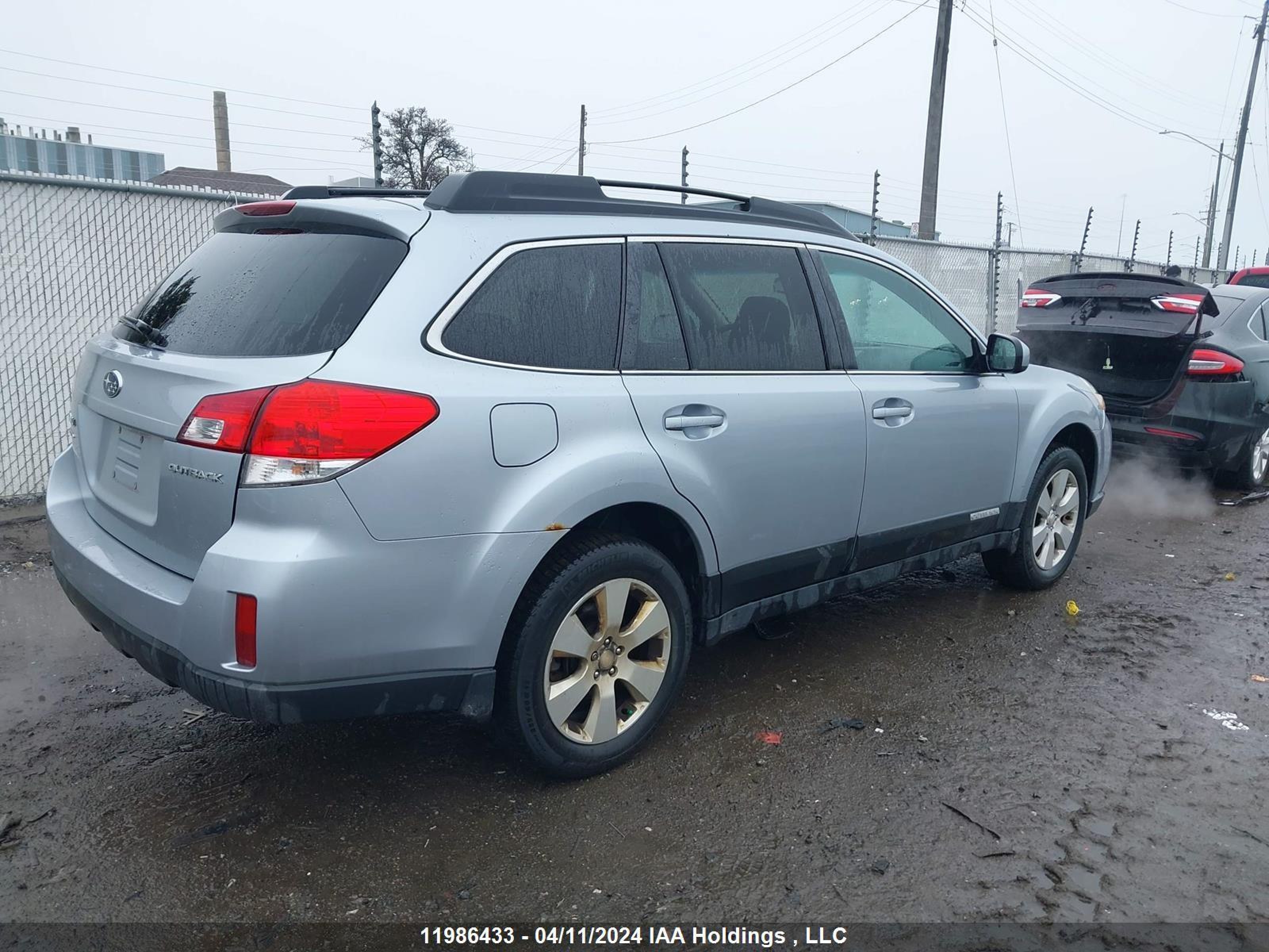 Photo 3 VIN: 4S4BRGGC7C3201349 - SUBARU OUTBACK 