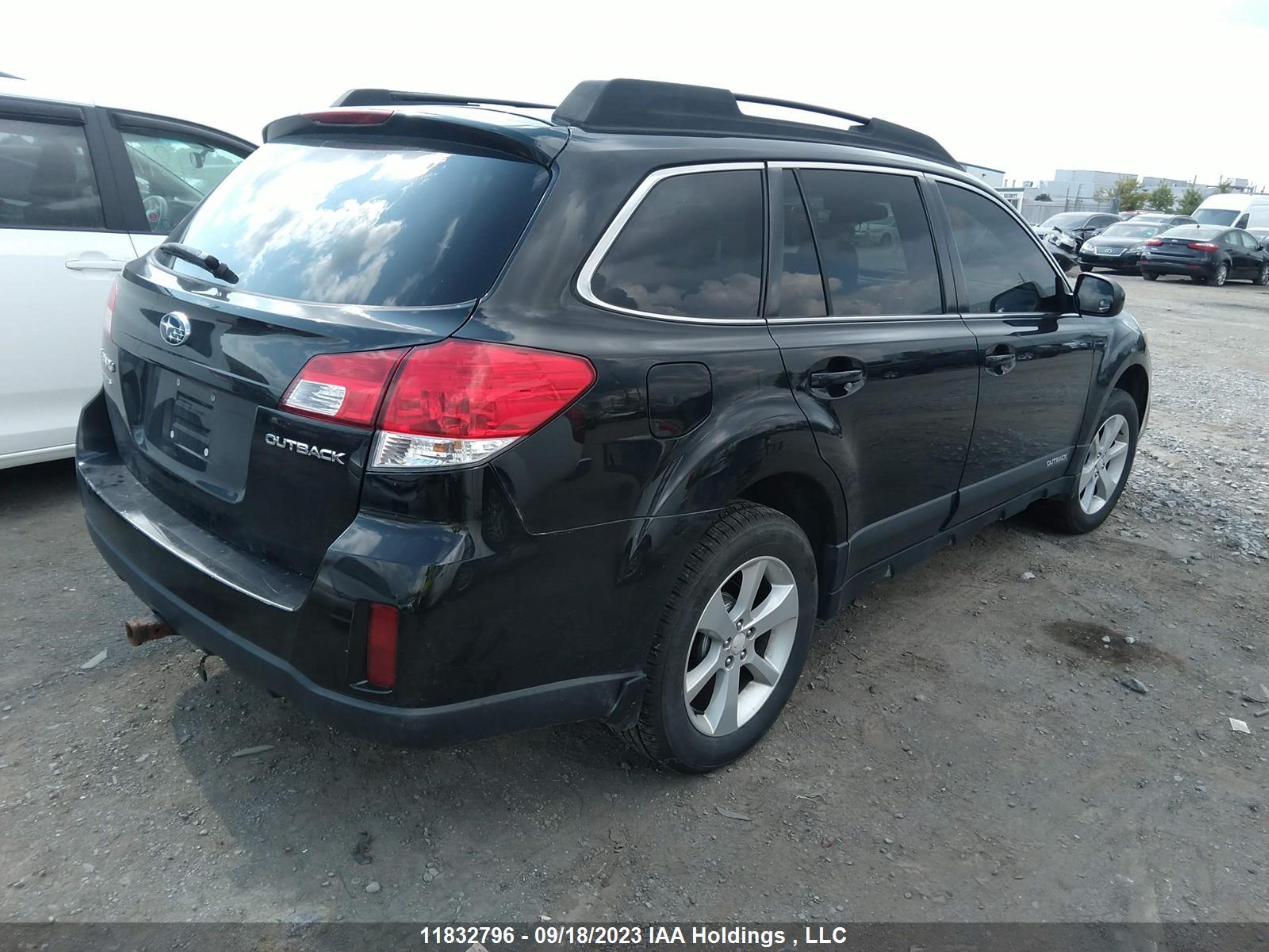 Photo 3 VIN: 4S4BRGGC9D3319548 - SUBARU OUTBACK 