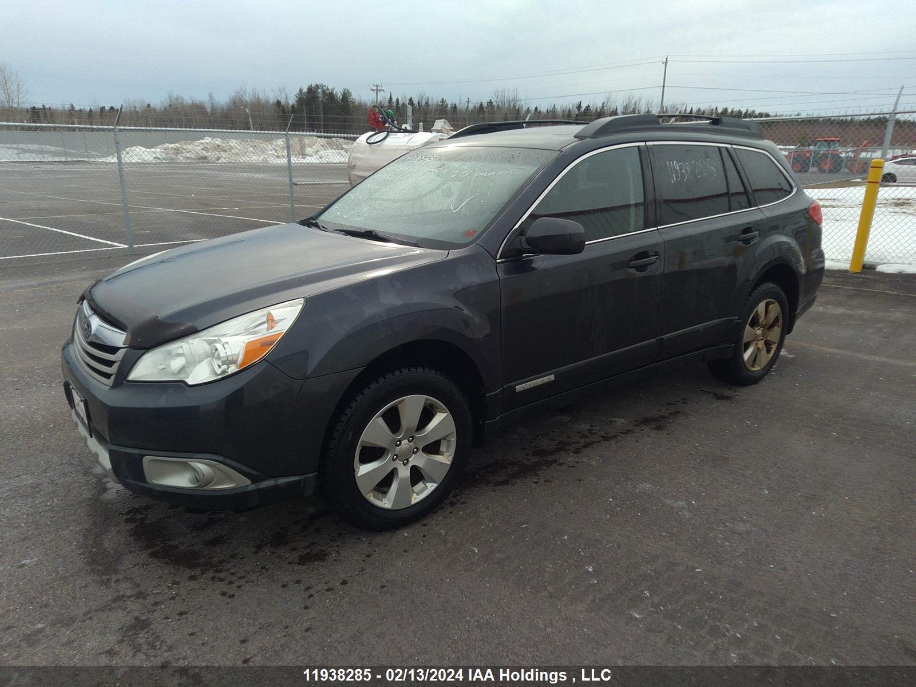 Photo 1 VIN: 4S4BRGGCXB1406660 - SUBARU OUTBACK 