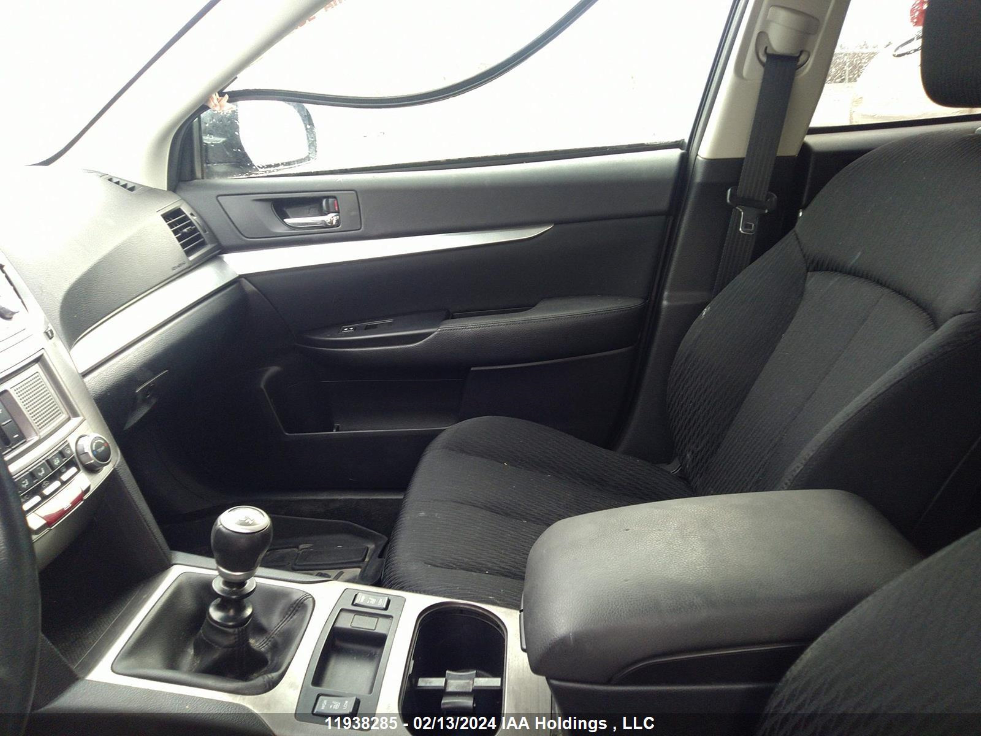 Photo 4 VIN: 4S4BRGGCXB1406660 - SUBARU OUTBACK 