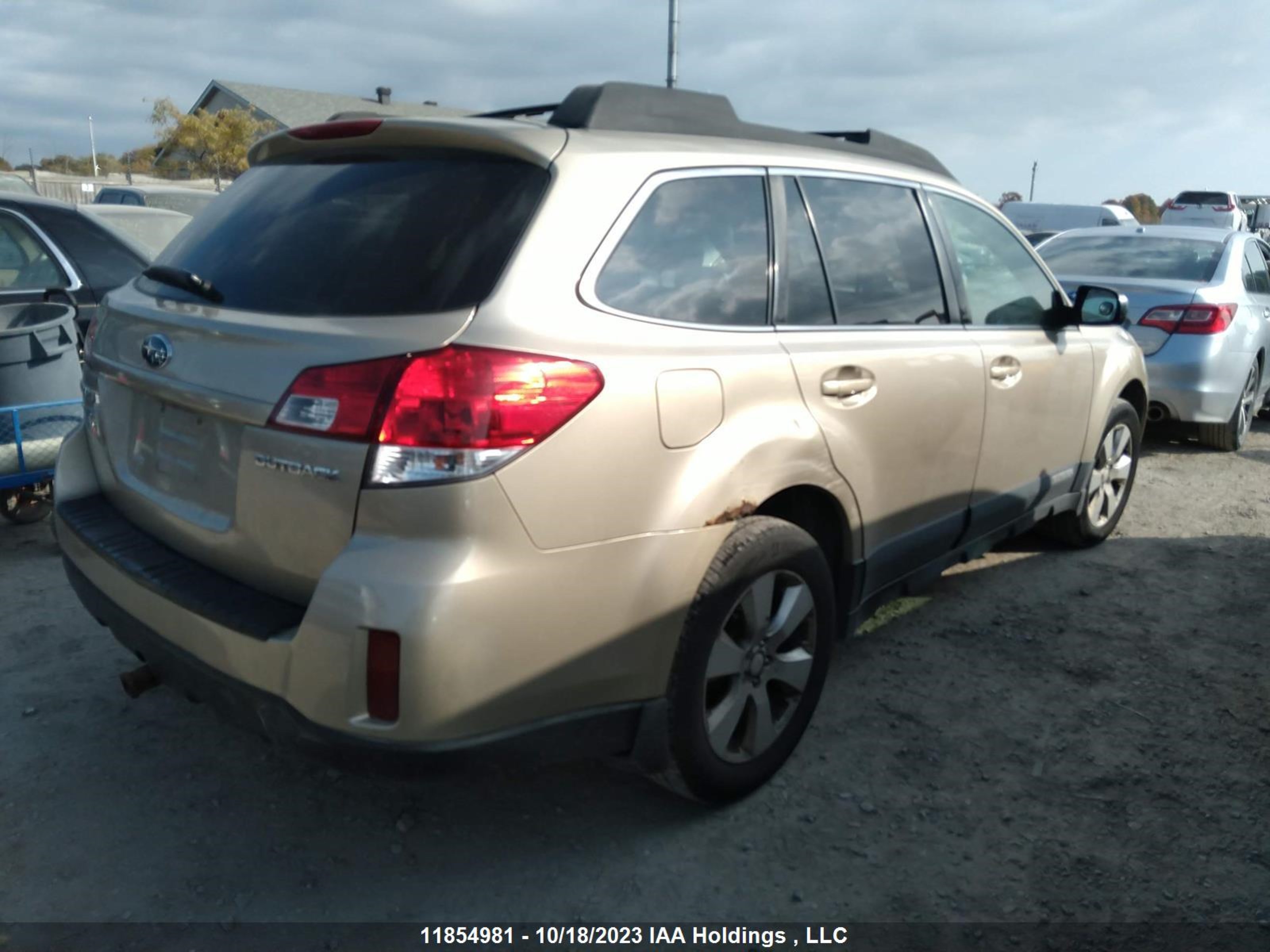 Photo 3 VIN: 4S4BRGKC1A3382632 - SUBARU OUTBACK 