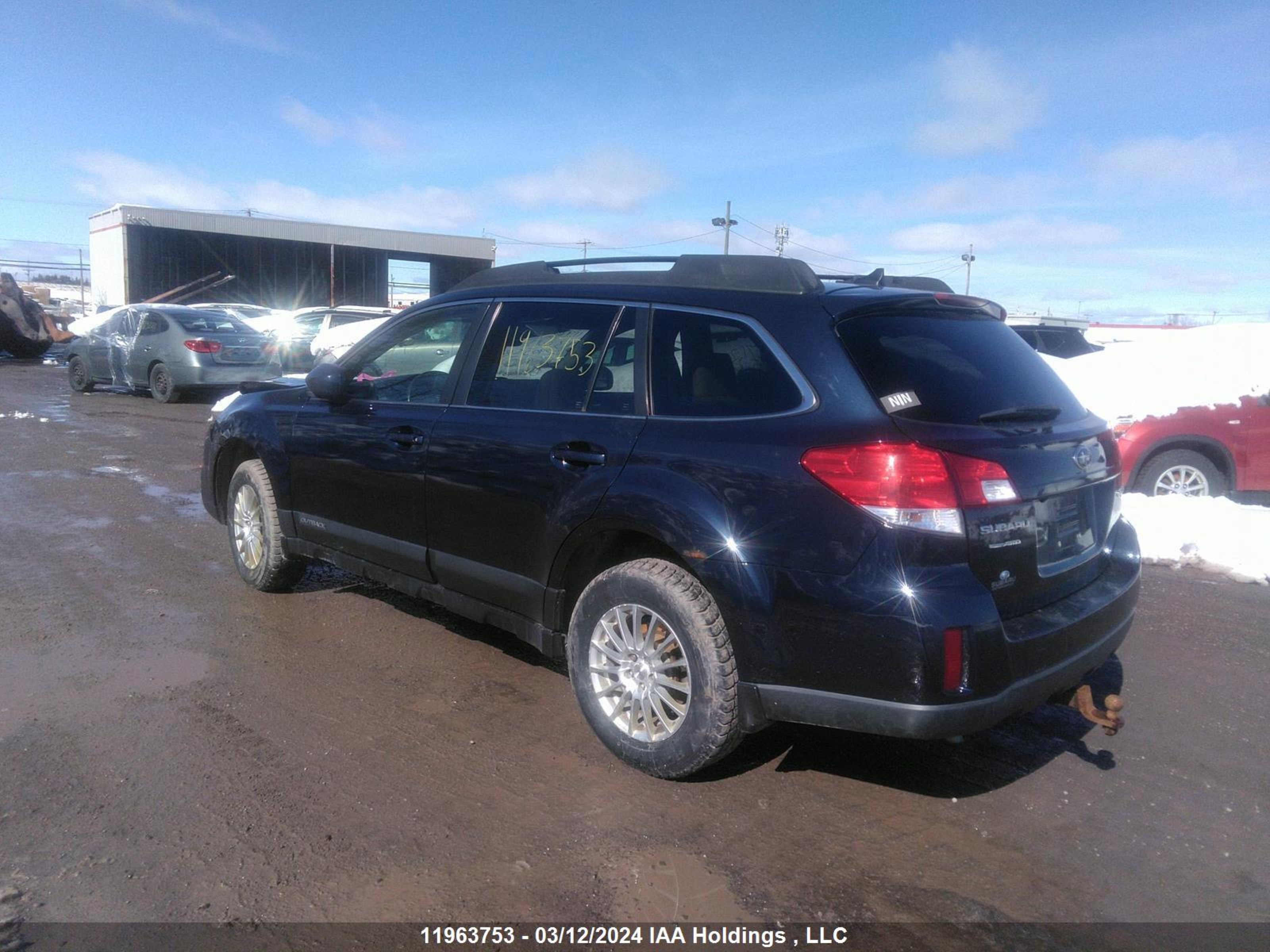 Photo 2 VIN: 4S4BRGLC0D3290558 - SUBARU OUTBACK 