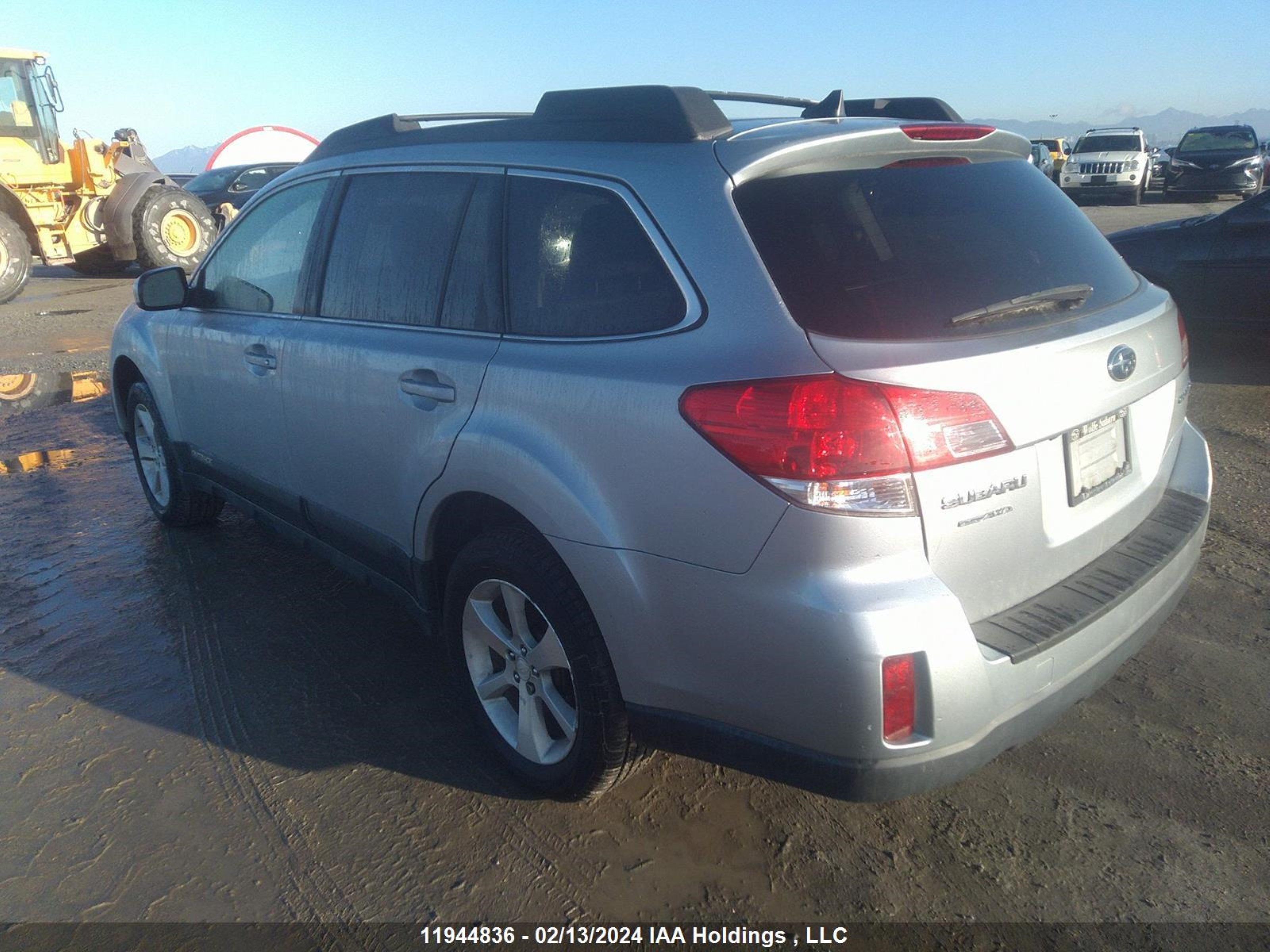 Photo 2 VIN: 4S4BRGLC7D3314449 - SUBARU OUTBACK 