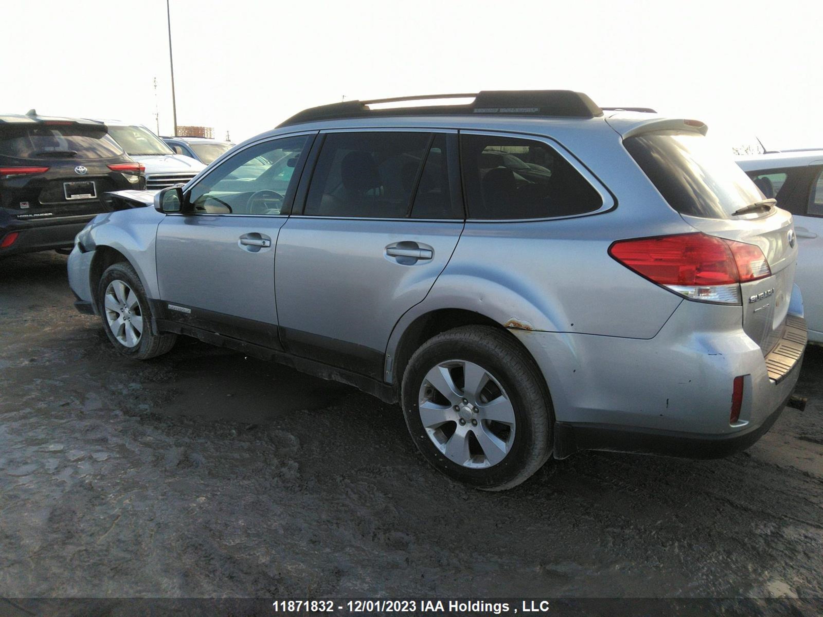 Photo 2 VIN: 4S4BRHBC1C3263701 - SUBARU OUTBACK 