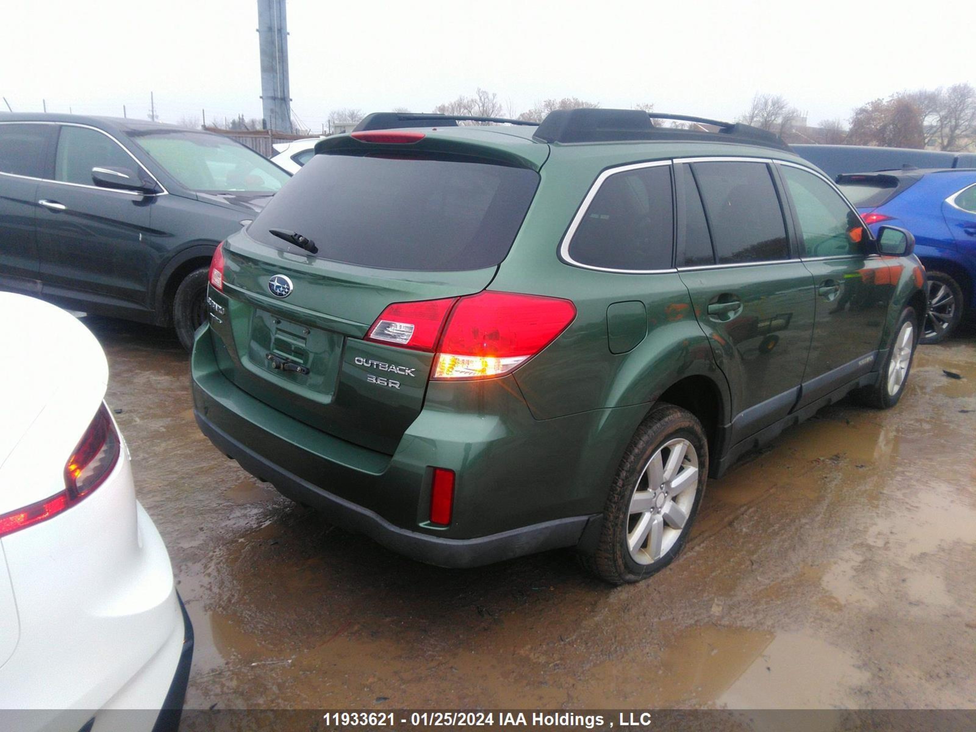 Photo 3 VIN: 4S4BRJKC5A2375461 - SUBARU OUTBACK 