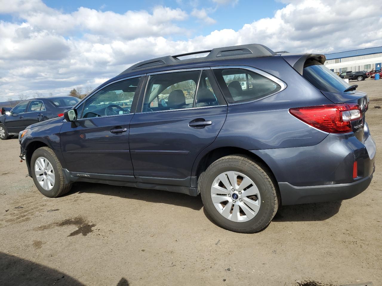 Photo 2 VIN: 4S4BSAAC2H3323683 - SUBARU OUTBACK 