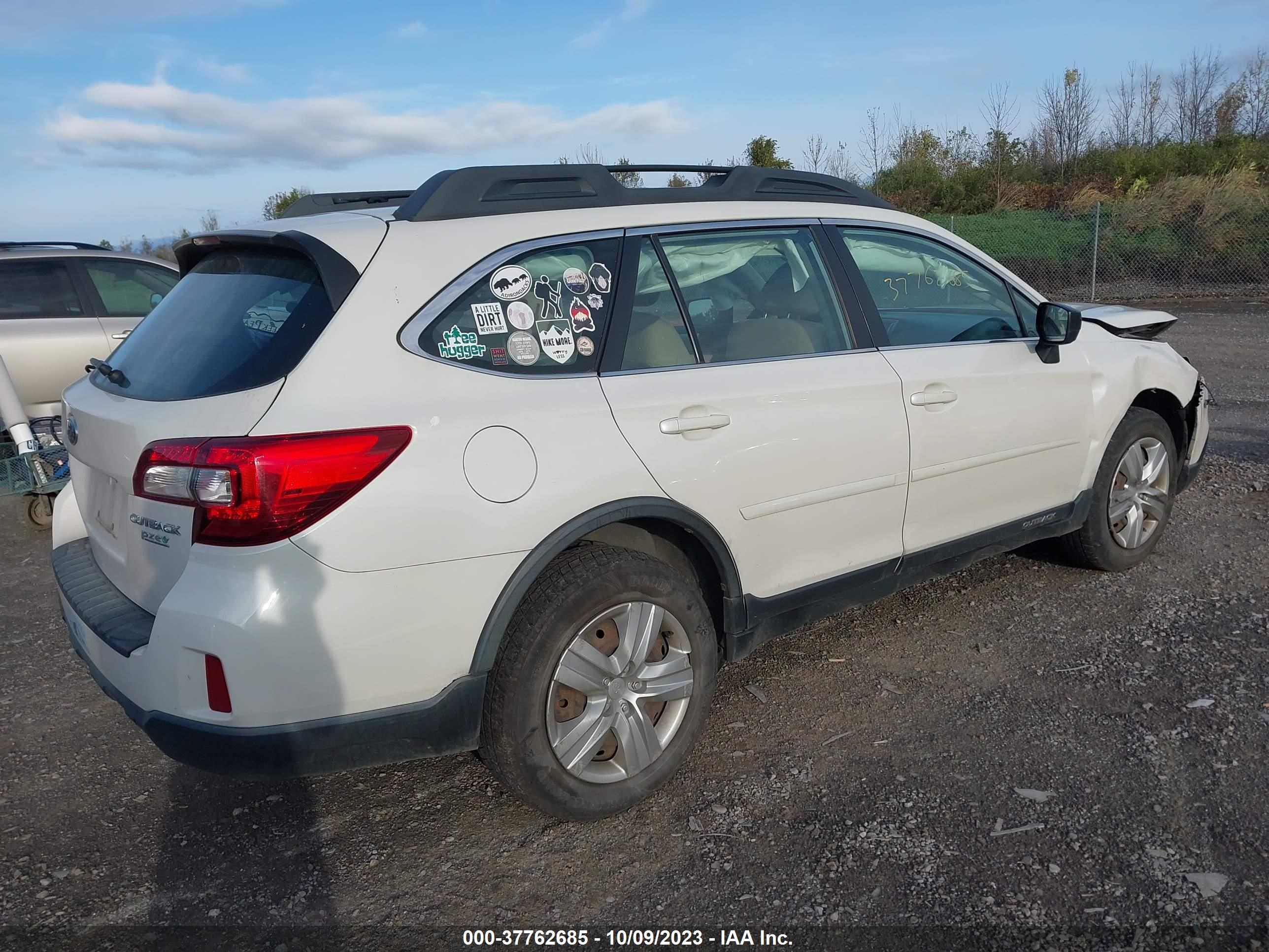 Photo 3 VIN: 4S4BSAAC6F3332884 - SUBARU OUTBACK 