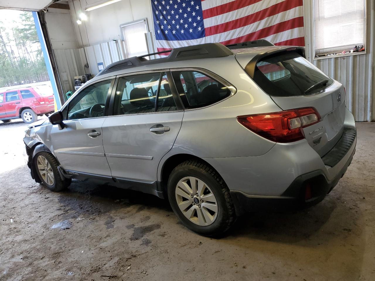 Photo 1 VIN: 4S4BSAAC8J3216496 - SUBARU OUTBACK 