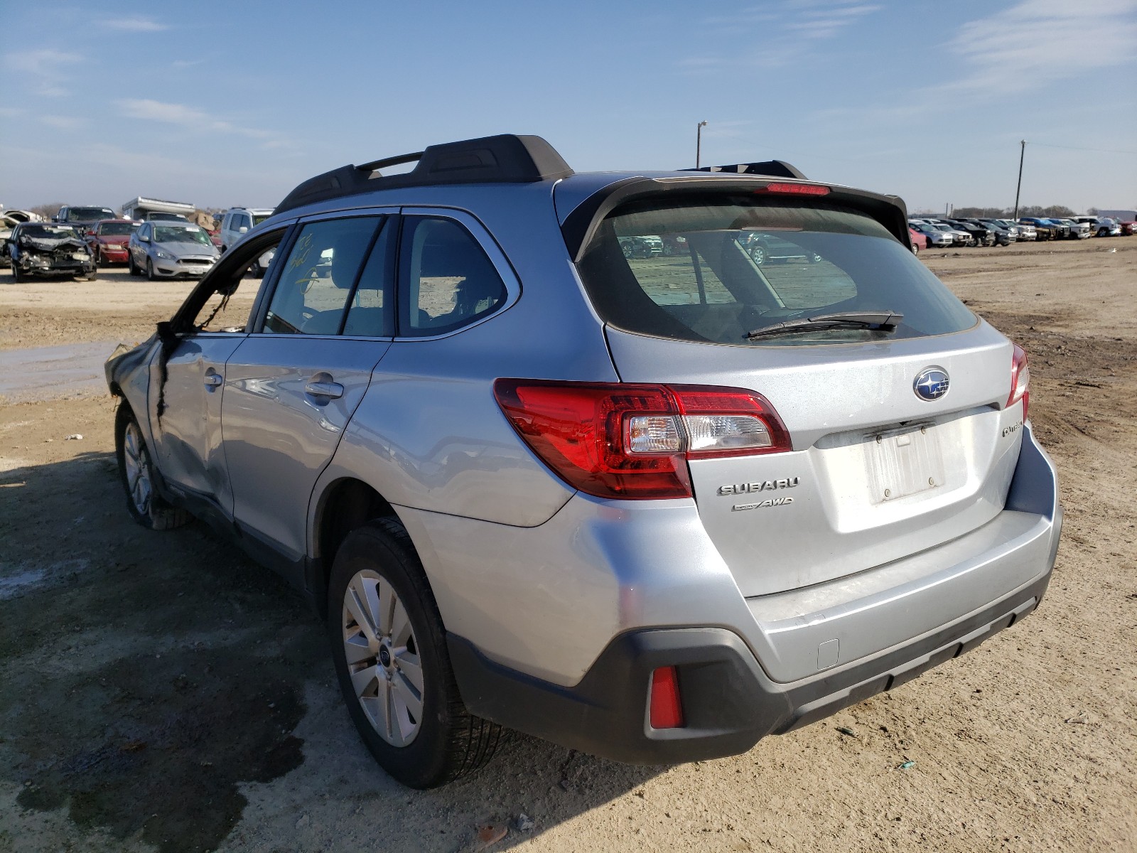 Photo 2 VIN: 4S4BSAACXJ3277896 - SUBARU OUTBACK 2. 