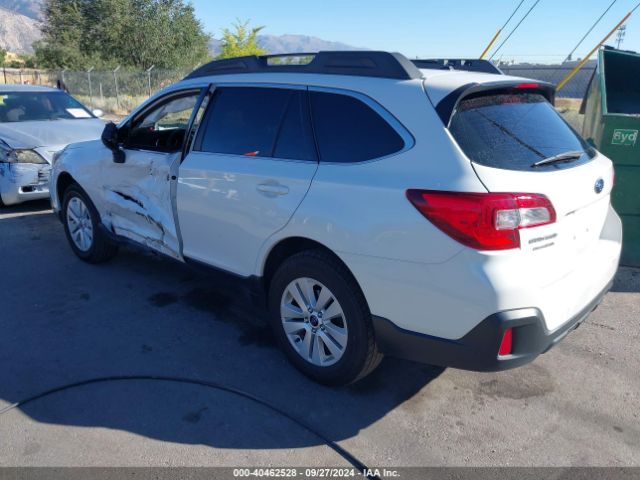 Photo 2 VIN: 4S4BSABC5K3203639 - SUBARU OUTBACK 