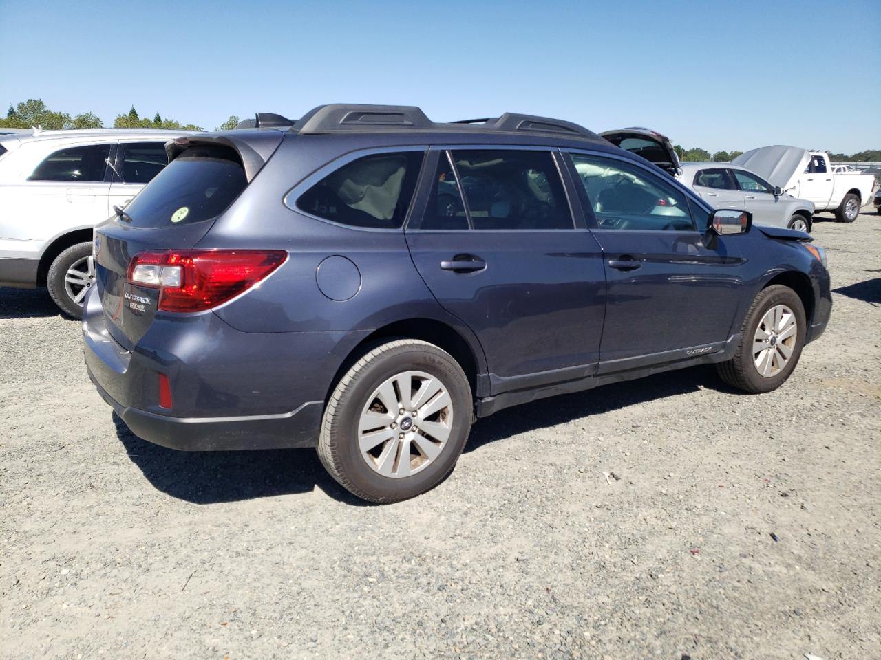 Photo 2 VIN: 4S4BSACC0H3382339 - SUBARU OUTBACK 