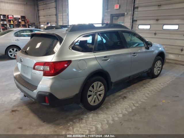 Photo 3 VIN: 4S4BSACC0J3258075 - SUBARU OUTBACK 