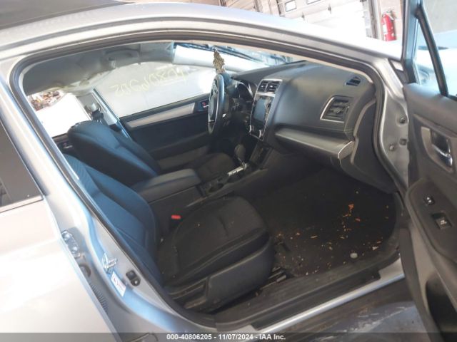 Photo 4 VIN: 4S4BSACC0J3258075 - SUBARU OUTBACK 