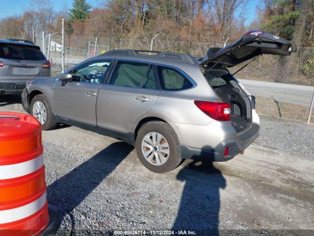 Photo 2 VIN: 4S4BSACC0J3268430 - SUBARU OUTBACK 