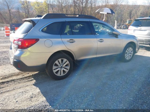 Photo 3 VIN: 4S4BSACC0J3268430 - SUBARU OUTBACK 