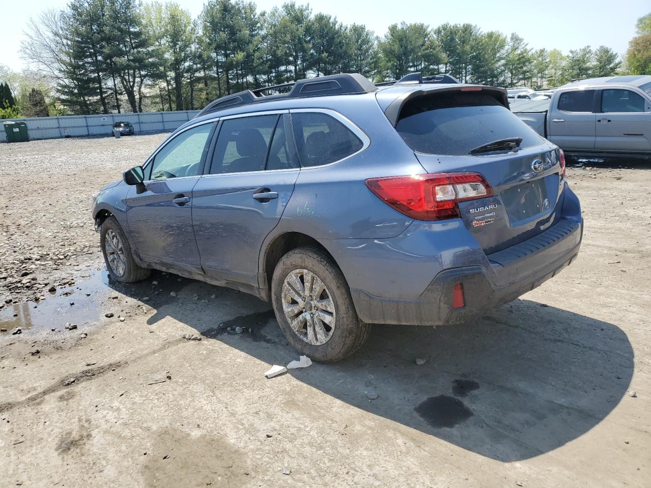 Photo 1 VIN: 4S4BSACC0J3380872 - SUBARU OUTBACK 