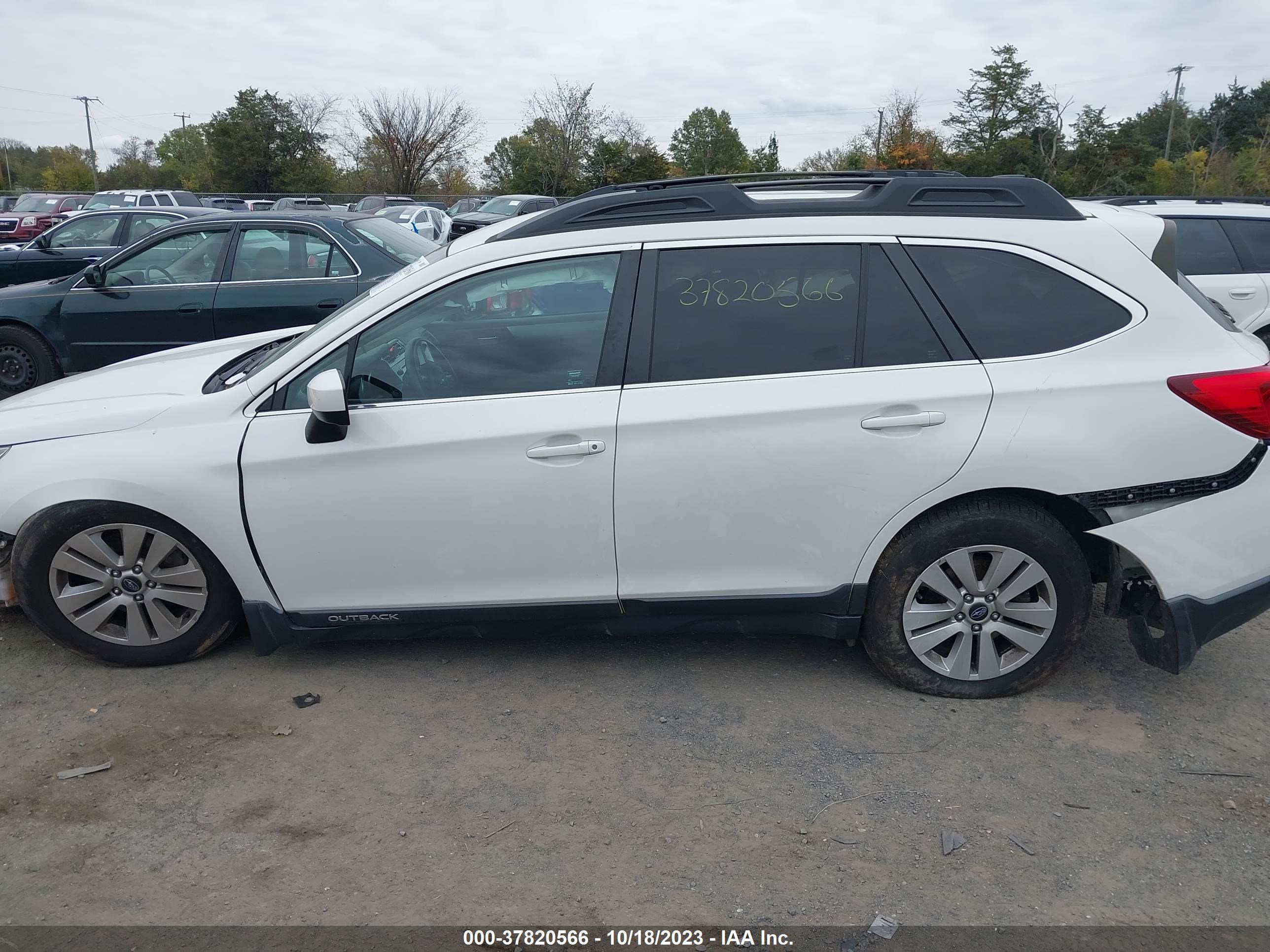 Photo 12 VIN: 4S4BSACC1H3232756 - SUBARU OUTBACK 