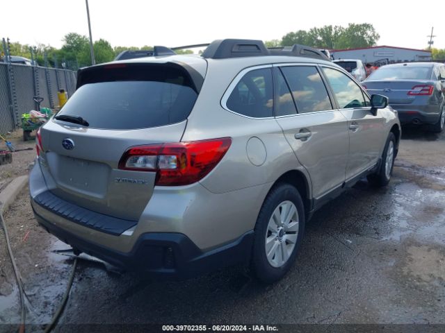 Photo 3 VIN: 4S4BSACC1J3245951 - SUBARU OUTBACK 