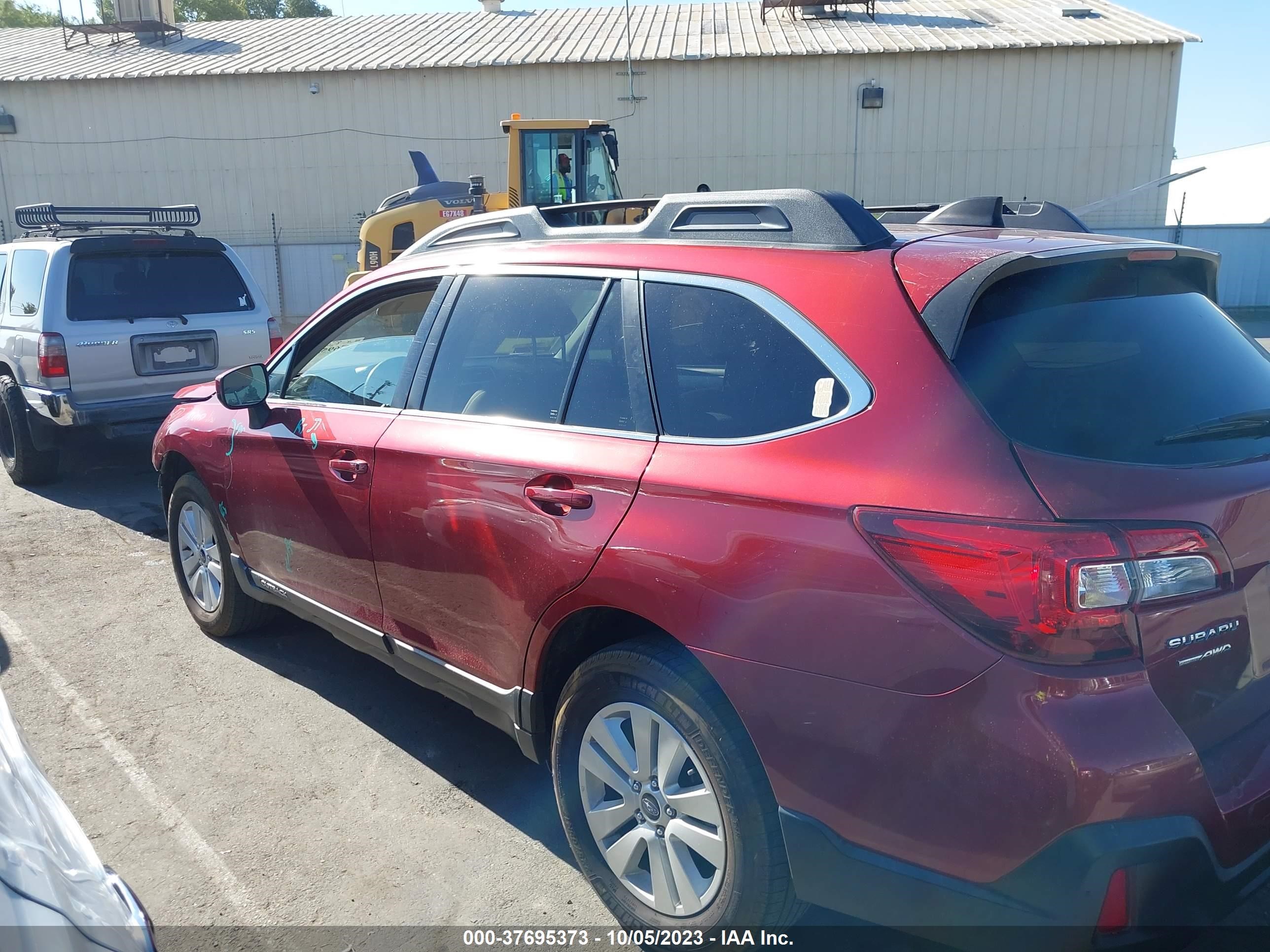 Photo 14 VIN: 4S4BSACC2J3385152 - SUBARU OUTBACK 