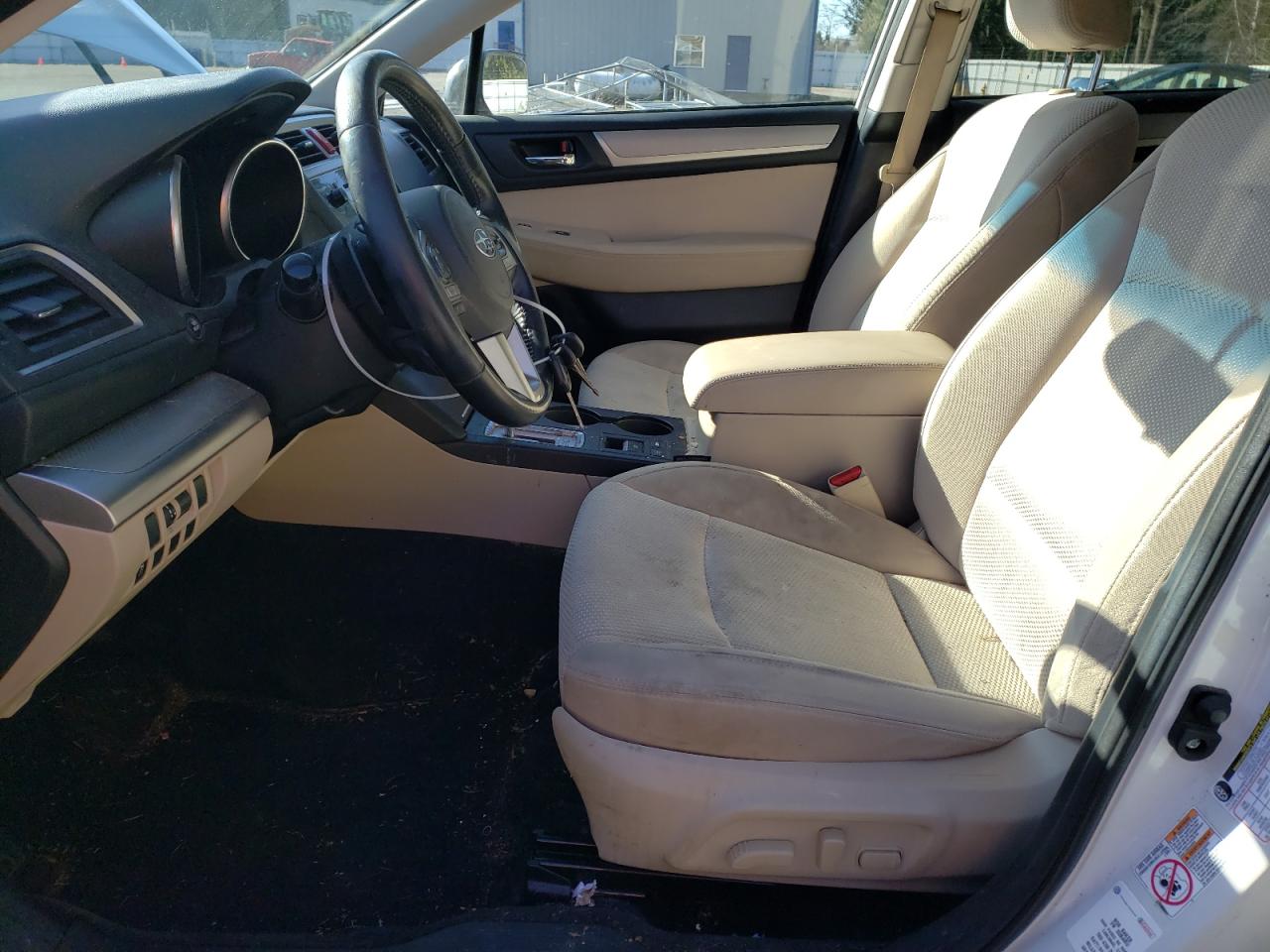 Photo 6 VIN: 4S4BSACC3F3213137 - SUBARU OUTBACK 