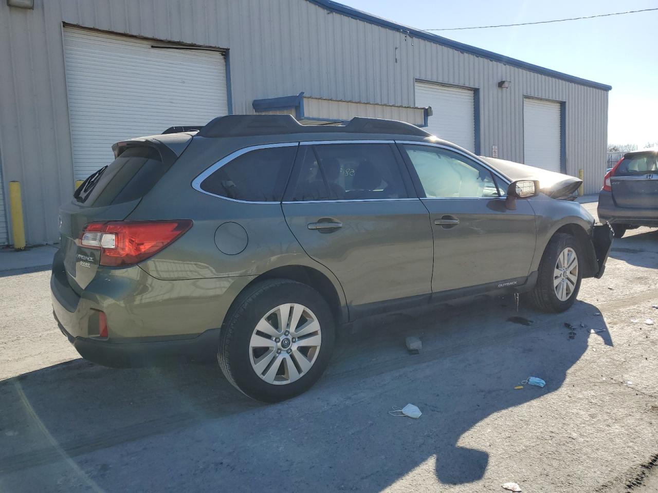 Photo 2 VIN: 4S4BSACC3F3291806 - SUBARU OUTBACK 