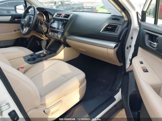 Photo 4 VIN: 4S4BSACC4H3438993 - SUBARU OUTBACK 