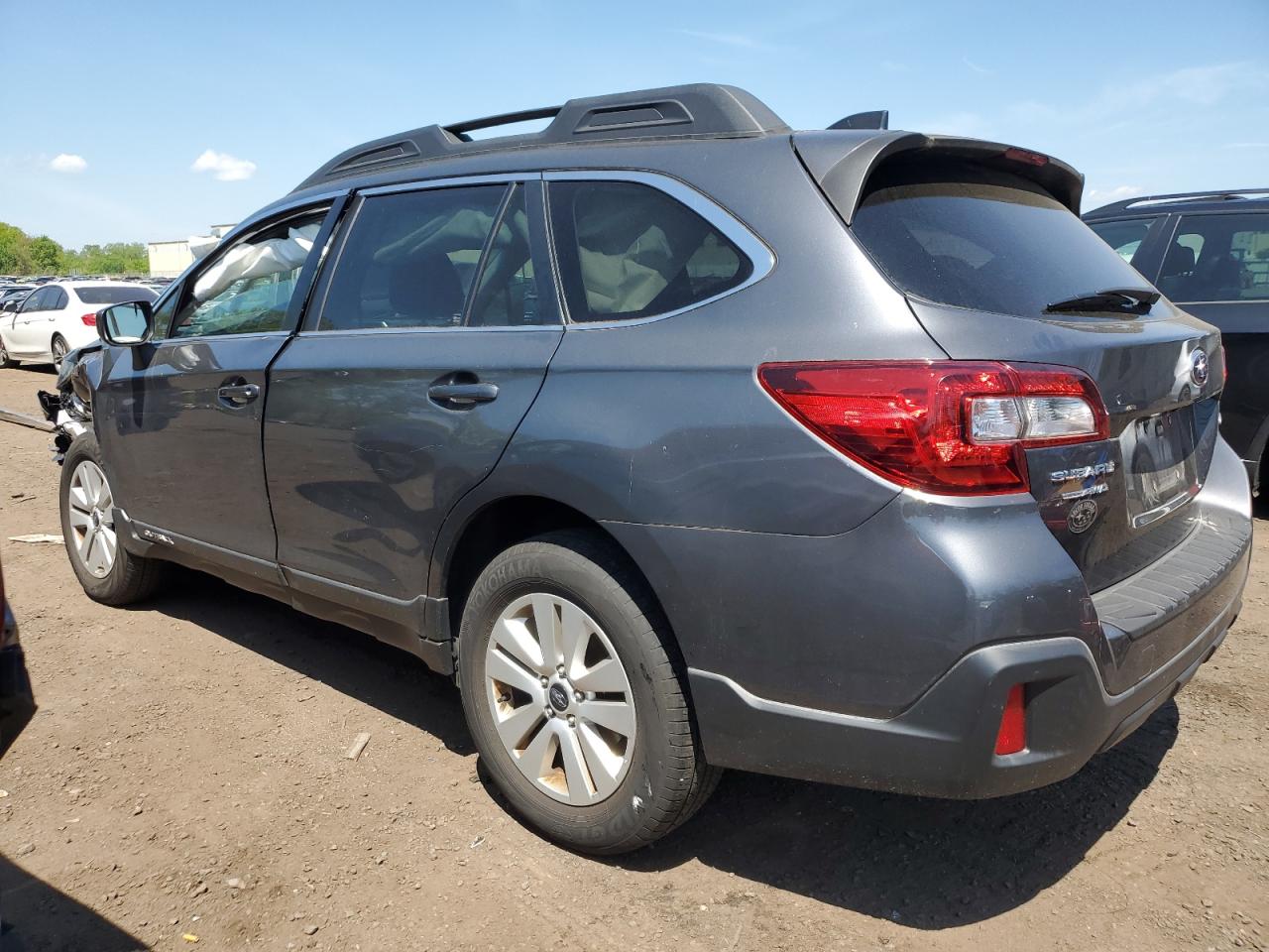 Photo 1 VIN: 4S4BSACC5J3262316 - SUBARU OUTBACK 