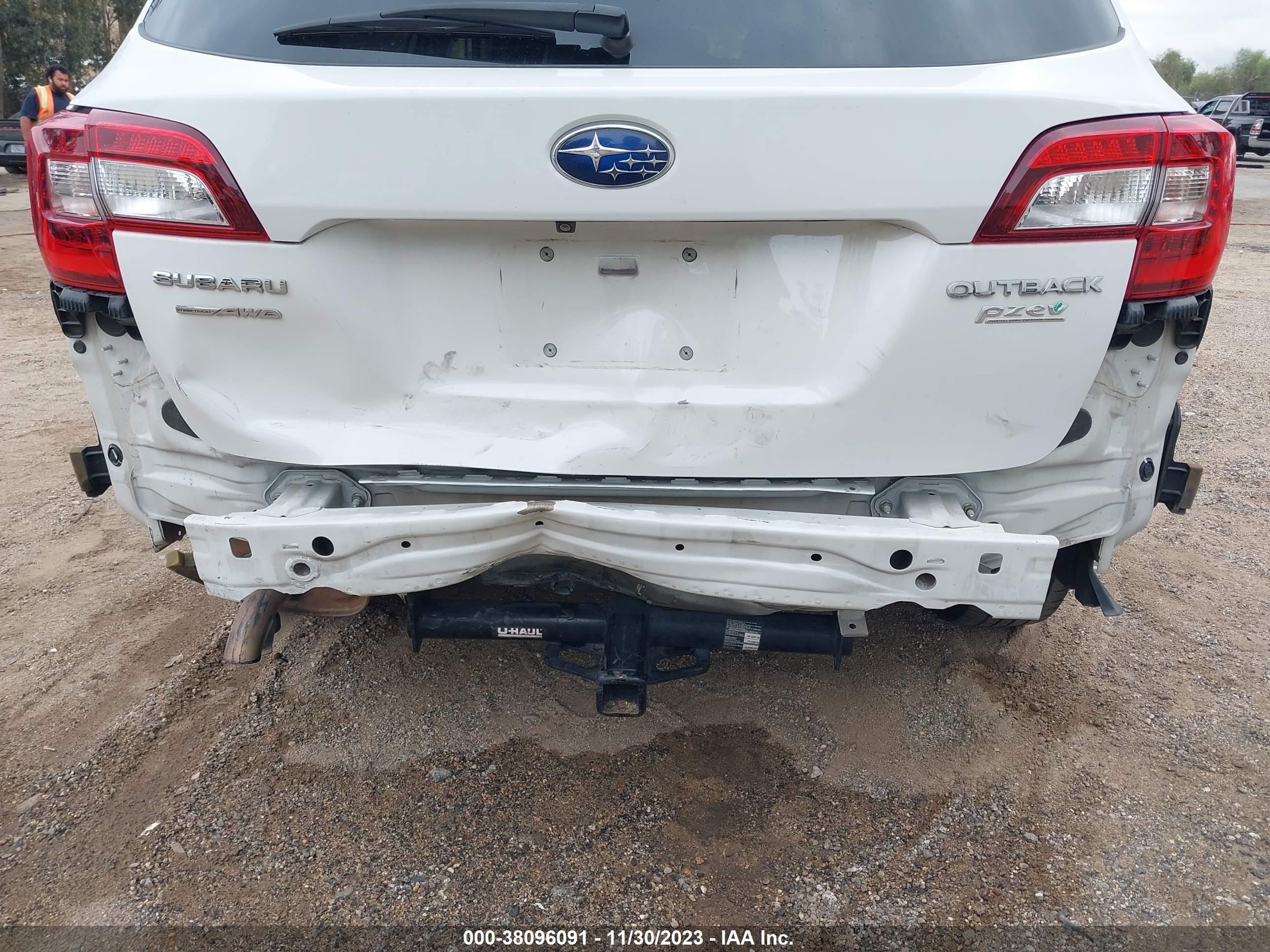 Photo 5 VIN: 4S4BSACC6F3313989 - SUBARU OUTBACK 