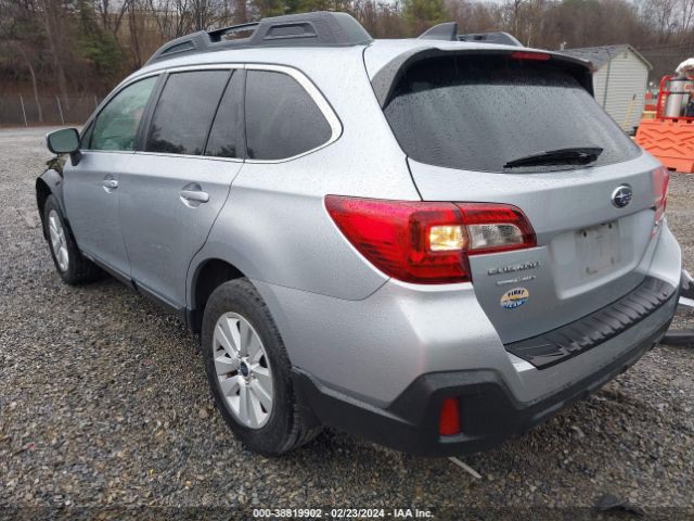 Photo 2 VIN: 4S4BSACC6J3356009 - SUBARU OUTBACK 