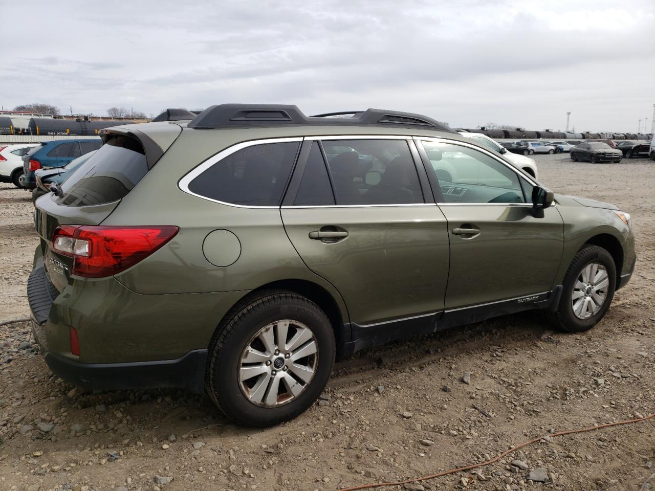 Photo 2 VIN: 4S4BSACC7H3356384 - SUBARU OUTBACK 