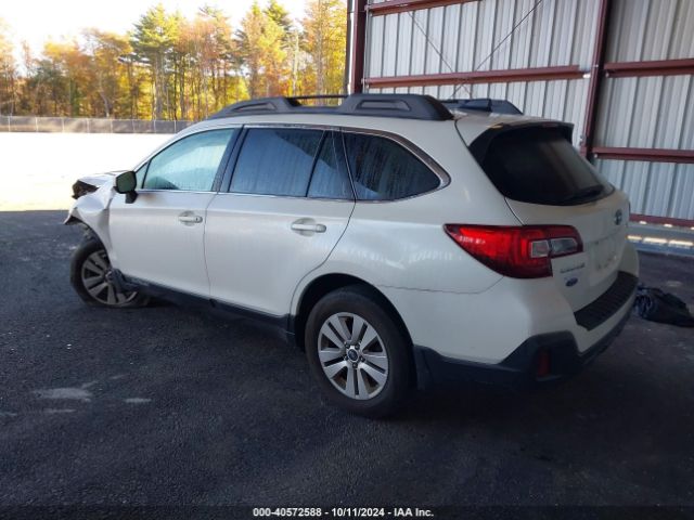 Photo 2 VIN: 4S4BSACC7J3250734 - SUBARU OUTBACK 