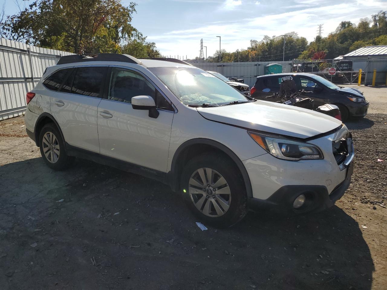 Photo 3 VIN: 4S4BSACC8G3215743 - SUBARU OUTBACK 