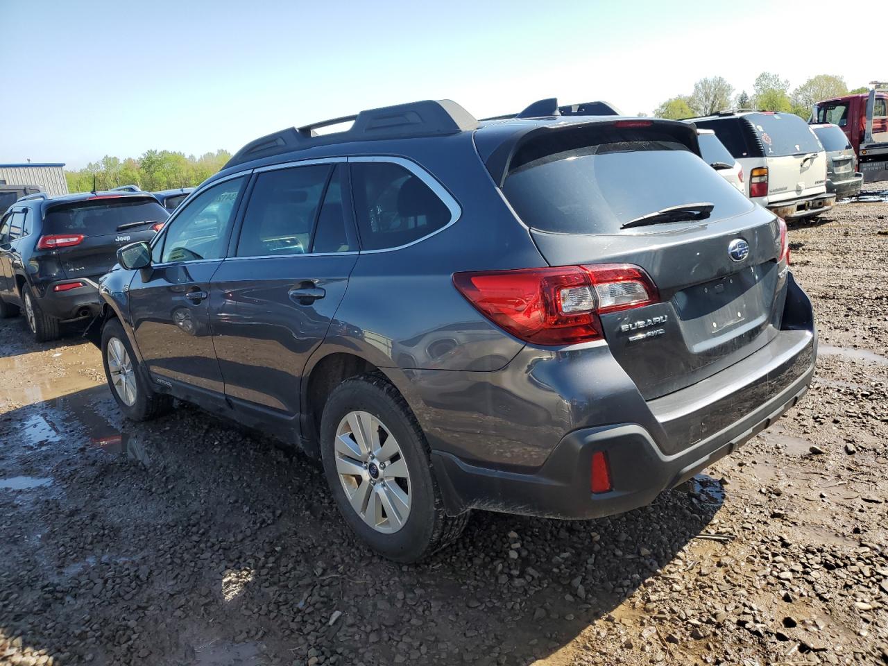 Photo 1 VIN: 4S4BSACC8J3228421 - SUBARU OUTBACK 