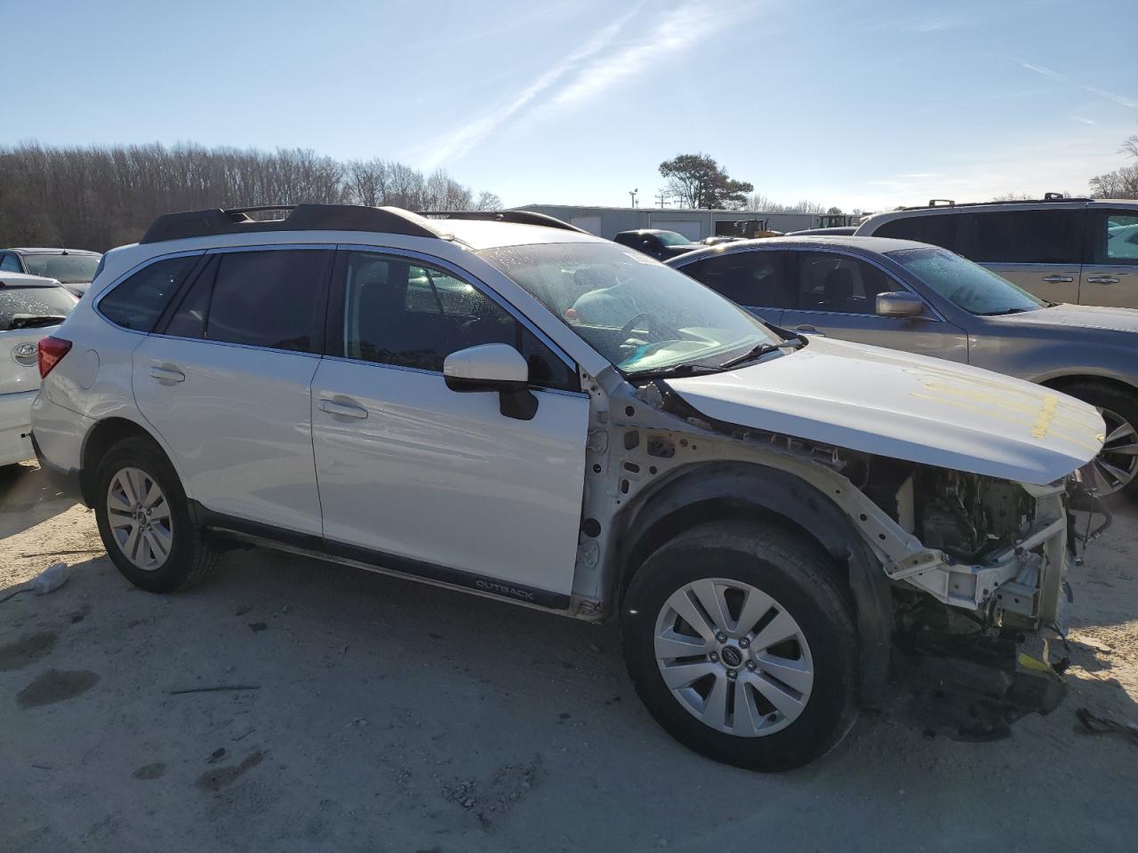 Photo 3 VIN: 4S4BSACC9J3377386 - SUBARU OUTBACK 