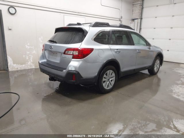 Photo 3 VIN: 4S4BSACCXJ3216545 - SUBARU OUTBACK 