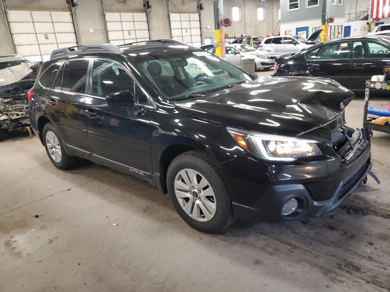 Photo 3 VIN: 4S4BSADC2J3247772 - SUBARU OUTBACK 