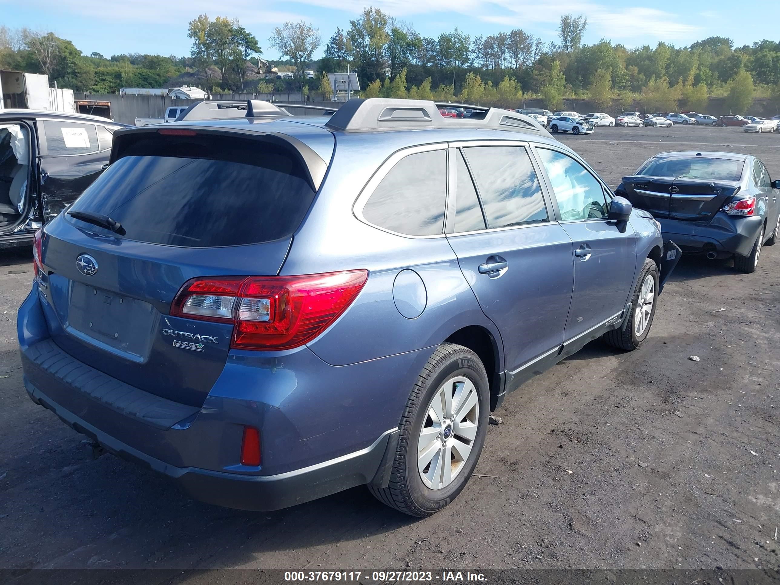 Photo 3 VIN: 4S4BSADC3G3310628 - SUBARU OUTBACK 