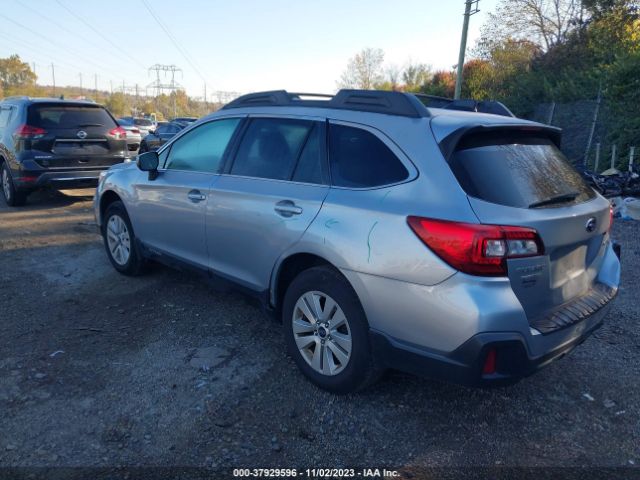 Photo 2 VIN: 4S4BSAFC1J3349142 - SUBARU OUTBACK 