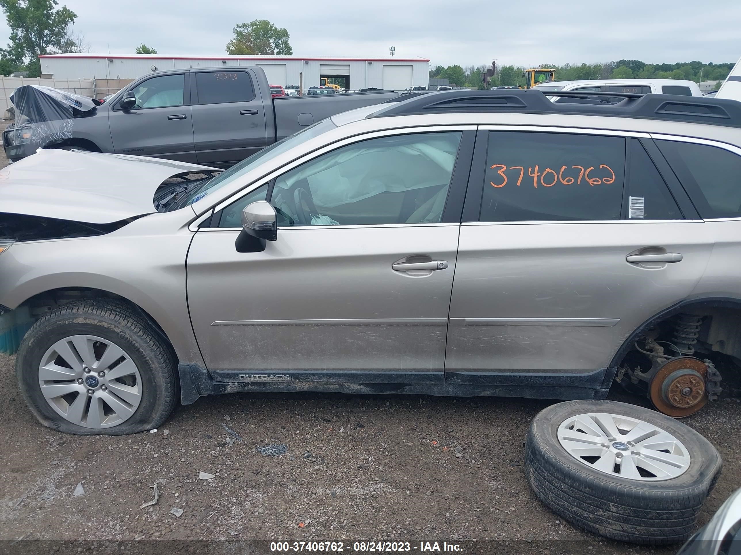 Photo 13 VIN: 4S4BSAFC2H3201897 - SUBARU OUTBACK 