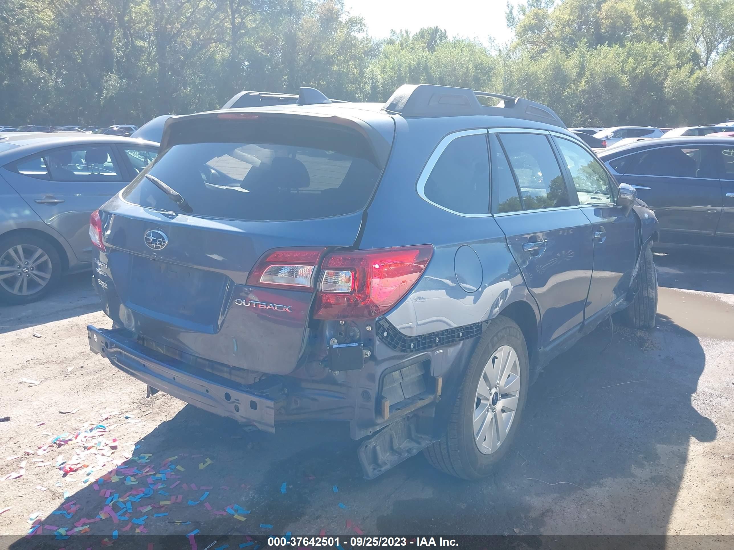 Photo 3 VIN: 4S4BSAFC2H3328813 - SUBARU OUTBACK 